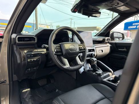 Used 2024 Toyota Tacoma Limited AWD/4WD image 28