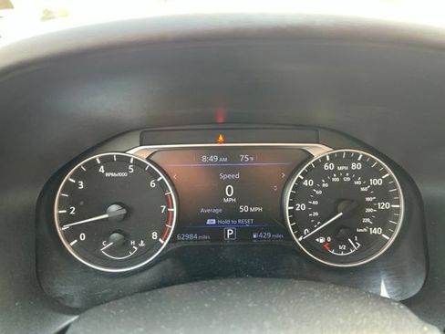 Used 2024 Nissan Altima 2.5 SR FWD image 7