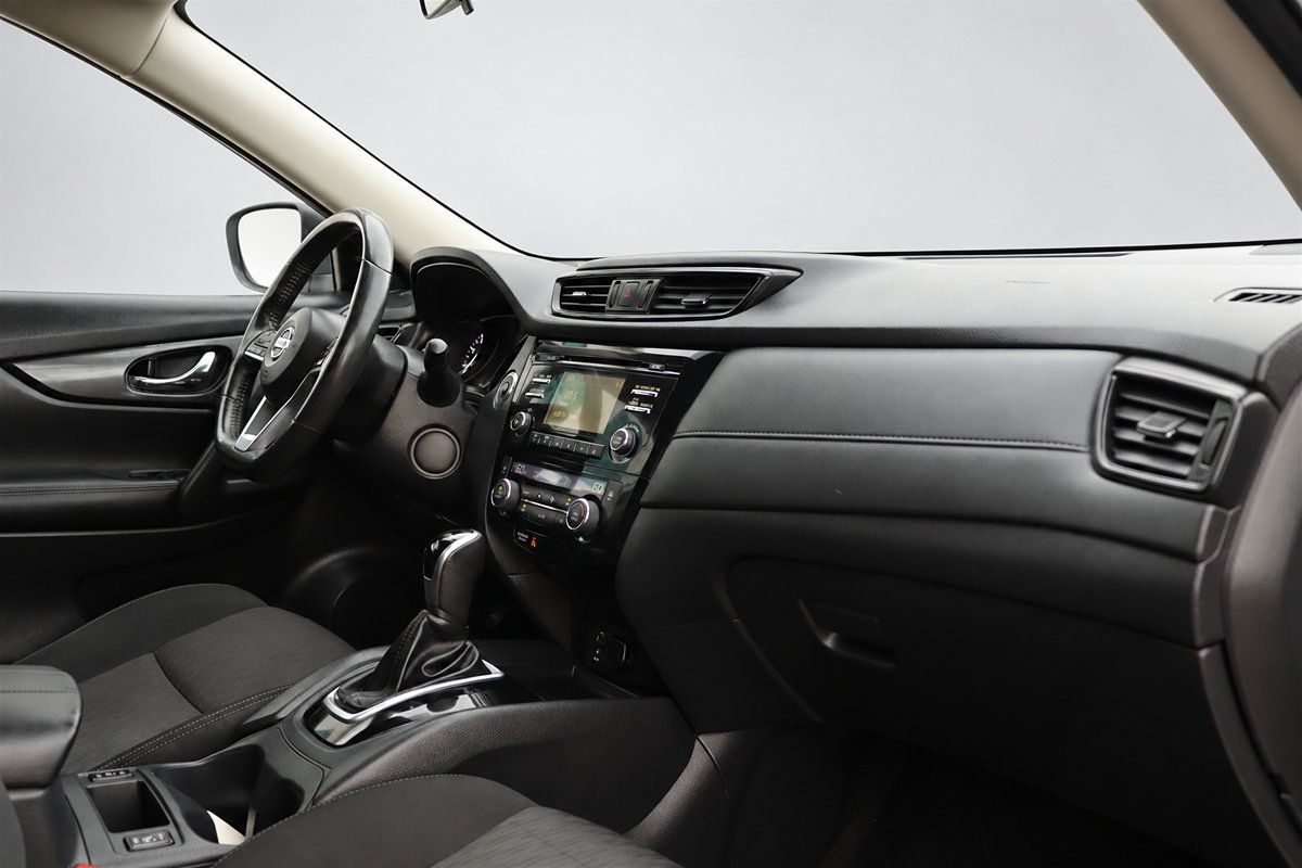 Used 2017 Nissan Rogue SV FWD image 21