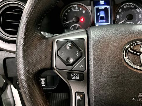 Certified 2023 Toyota Tacoma TRD Off-Road AWD/4WD image 22