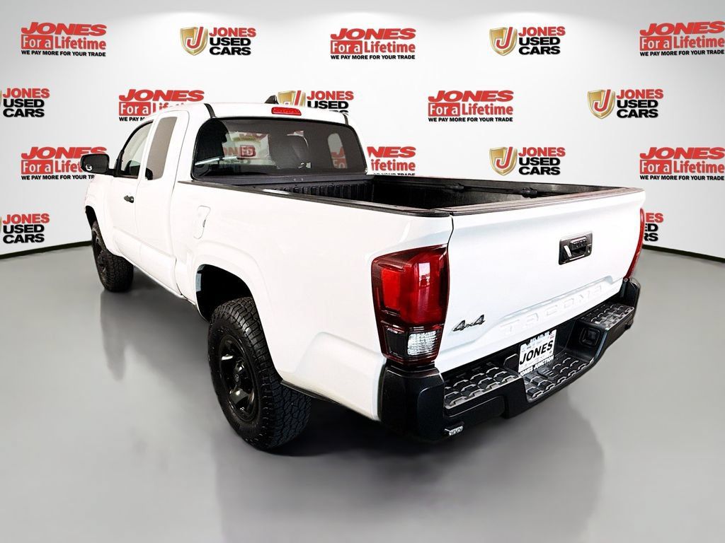 Used 2022 Toyota Tacoma SR AWD/4WD image 2