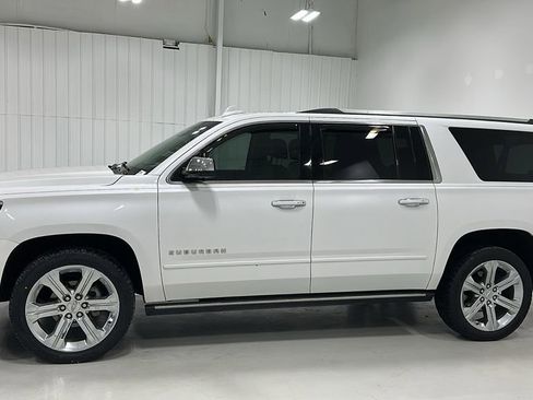 Used 2018 Chevrolet Suburban Premier image 3