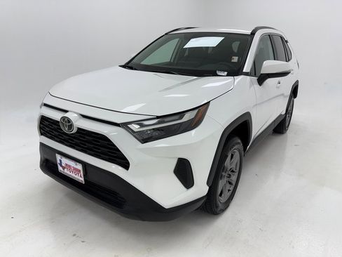 Used 2024 Toyota RAV4 XLE image 4