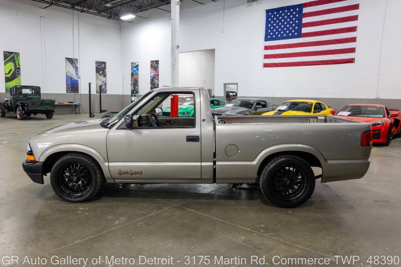 Used 1999 Chevrolet S10 Pickup LS w/ Preferred Equipment Group RWD image 3