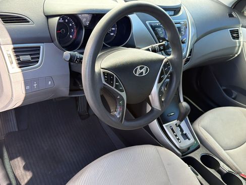 Used 2013 Hyundai Elantra GLS w/ Preferred Pkg FWD image 4