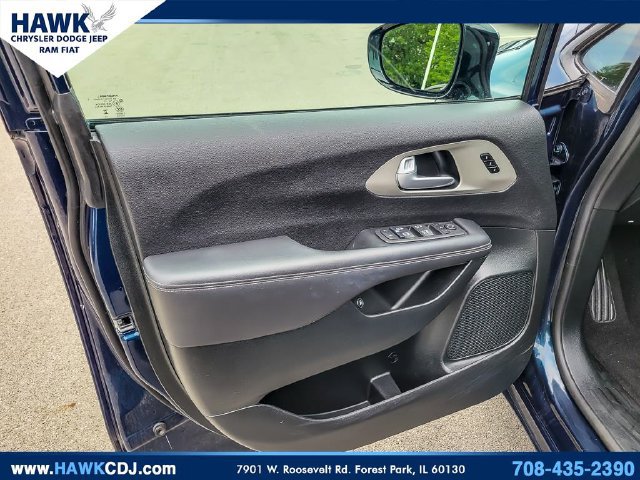 Certified 2024 Chrysler Pacifica Premium FWD image 28