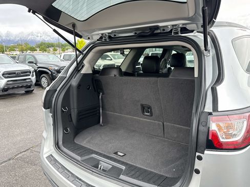 Used 2015 Chevrolet Traverse LT AWD/4WD image 16