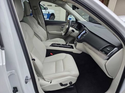 Certified 2024 Volvo XC90 T8 Plus image 11
