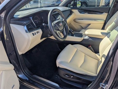 Used 2017 Cadillac XT5 FWD w/ LPO, Wheel Lock Package image 6