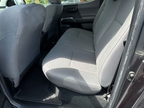 Used 2022 Toyota Tacoma SR5 w/ Technology Package RWD image 16