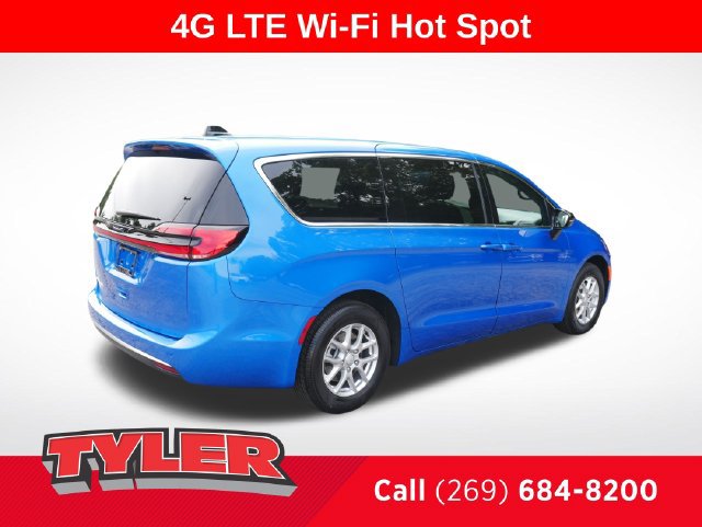 New 2027 Chrysler Pacifica Select FWD image 8
