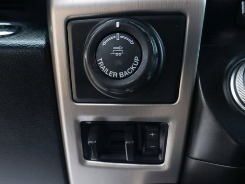 Used 2016 Ford F150 Platinum w/ Equipment Group 701A Luxury image 38