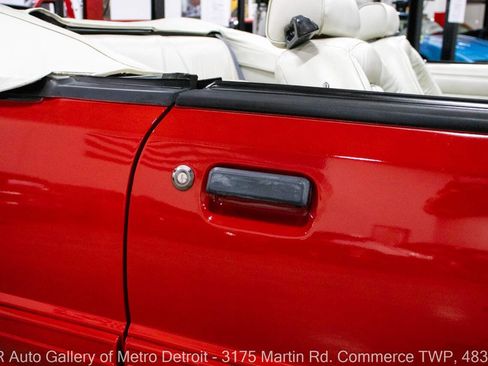 Used 1993 Ford Mustang GT image 38