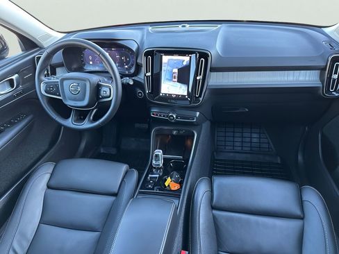 Used 2024 Volvo XC40 B5 Ultimate w/ Protection Package Premier image 16