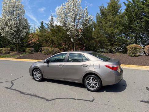 Used 2014 Toyota Corolla LE image 3