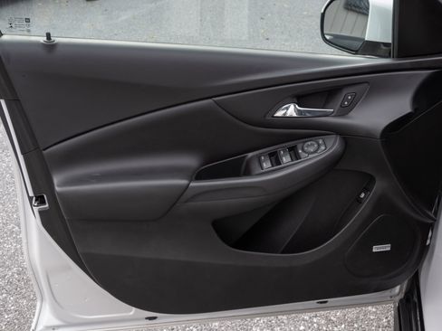 Used 2018 Chevrolet Volt Premier image 13