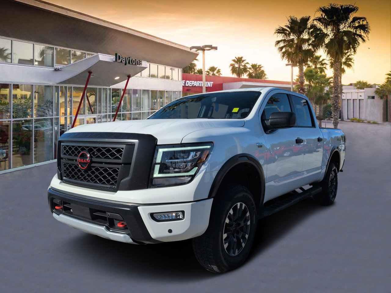 Used 2024 Nissan Titan PRO-4X w/ Pro-4x Utility Package AWD/4WD image 7