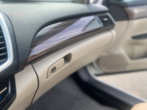 Used 2016 Honda Accord EX-L image 16