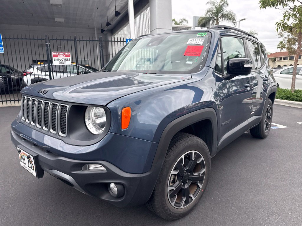 Used 2023 Jeep Renegade Latitude AWD/4WD image 2