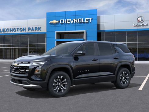 New 2026 Chevrolet Equinox LT image 2