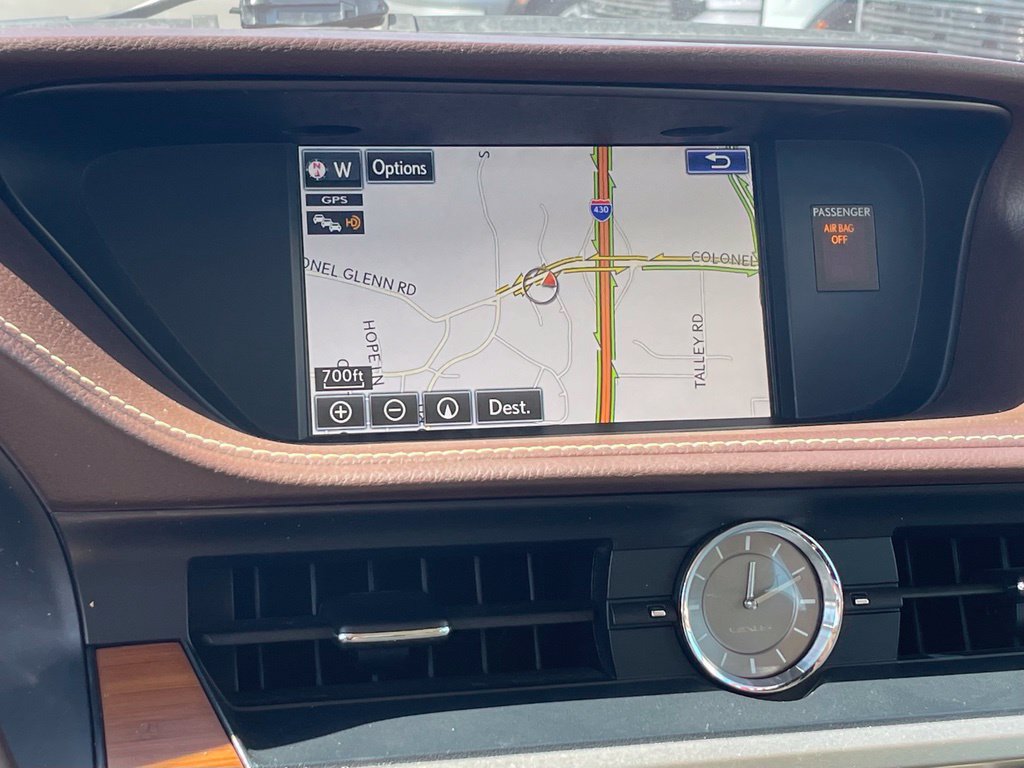 Used 2016 Lexus ES 300h w/ Luxury Package w/Wood Trim FWD image 19