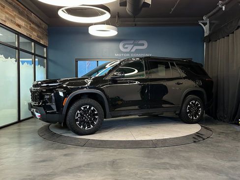 Used 2024 Chevrolet Traverse Z71 w/ Enhanced Driving Package image 7