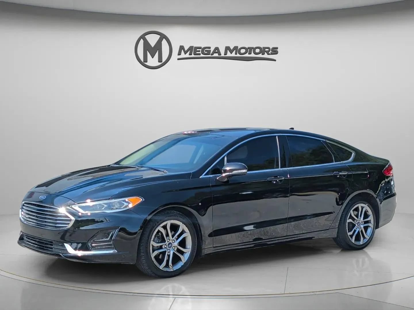 Used 2019 Ford Fusion SEL FWD image 2