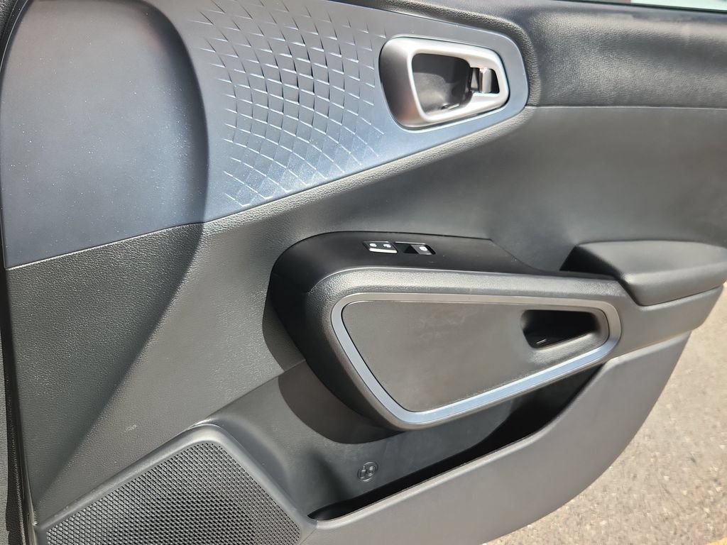 Used 2025 Kia Soul EX FWD image 14