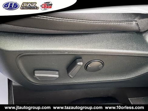 Used 2022 Ford Escape SEL FWD image 11