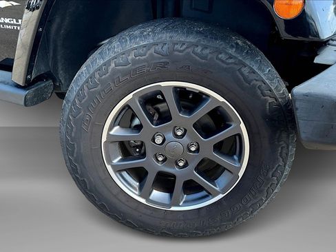 Used 2014 Jeep Wrangler Unlimited Sahara w/ Connectivity Group image 9