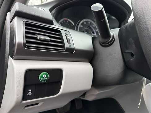 Used 2015 Honda Accord LX image 30