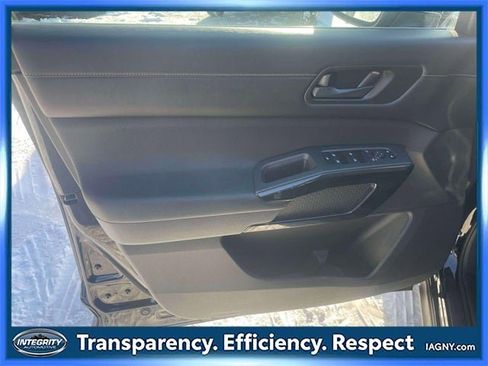 Certified 2024 Nissan Pathfinder SV image 17