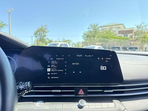 Used 2024 Hyundai Elantra SEL w/ Convenience Package image 18