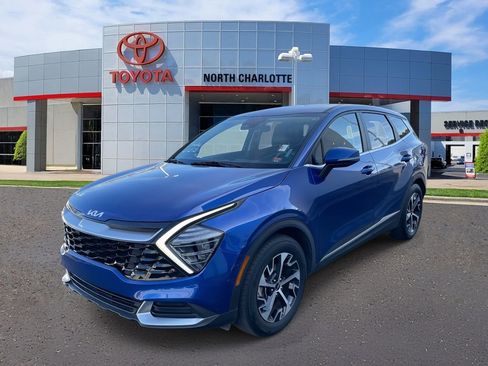 Used 2024 Kia Sportage EX image 6