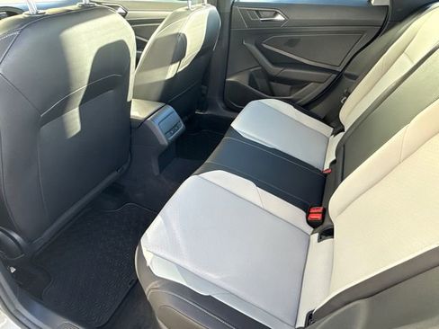 Used 2019 Volkswagen Jetta R-Line w/ R-Line Cold Weather Package image 24