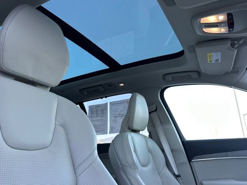 Used 2025 Volvo XC90 B6 Ultra image 19