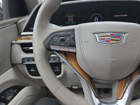 Used 2022 Cadillac Escalade ESV Premium Luxury Platinum AWD/4WD image 28