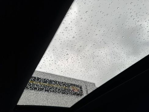 Used 2017 INFINITI Q60 3.0t w/ Premium Plus Package 3.0T image 18