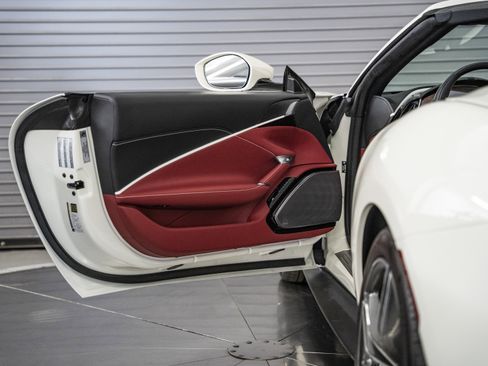 Used 2026 Ferrari Roma Spider RWD image 23