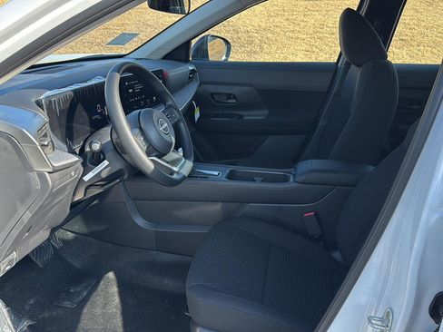 New 2026 Nissan Kicks S image 8