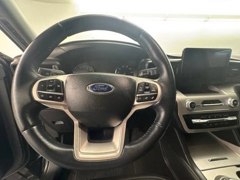 Used 2022 Ford Explorer XLT RWD image 18