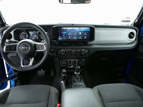 Used 2024 Jeep Wrangler Sahara image 13