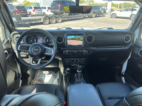 Used 2023 Jeep Wrangler Unlimited Sahara w/ Cold Weather Group image 28