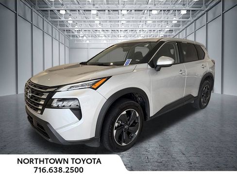 Used 2025 Nissan Rogue SV FWD image 1