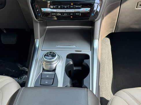 Used 2022 Ford Explorer Platinum w/ Equipment Group 601A image 15