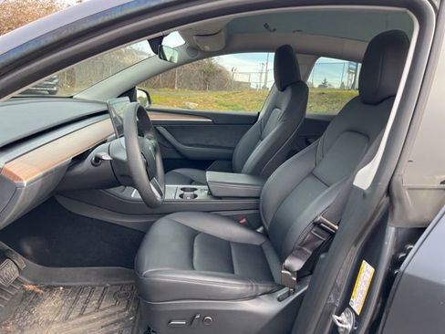 Used 2023 Tesla Model Y Long Range image 16