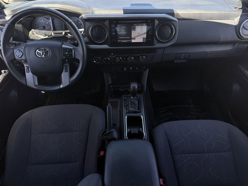 Used 2019 Toyota Tacoma TRD Off-Road image 11