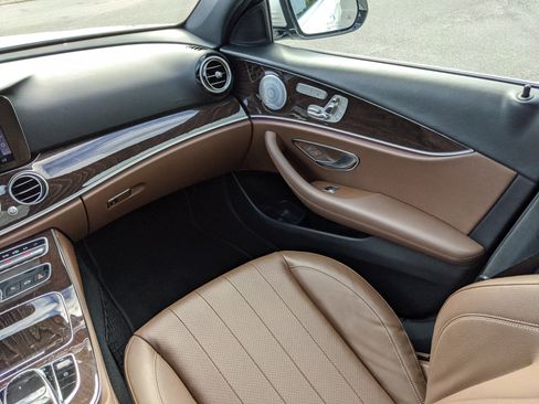 Used 2019 Mercedes-Benz E 300 image 16