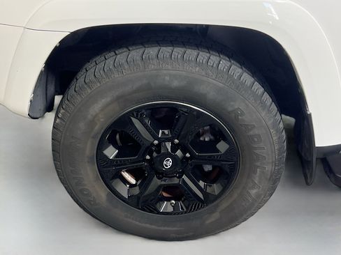 Used 2016 Toyota 4Runner SR5 Premium AWD/4WD image 12