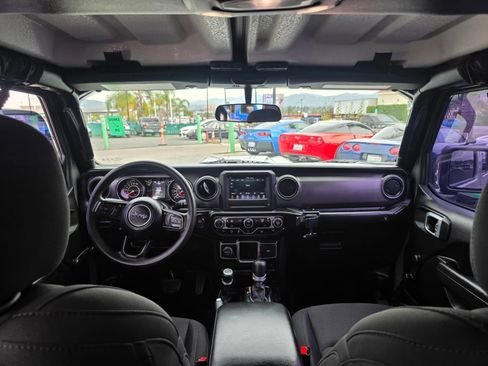 Used 2022 Jeep Gladiator Sport image 22